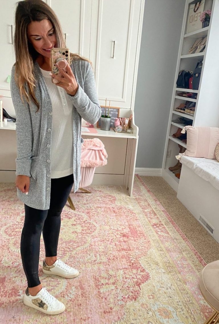 How to Style a White Top Ten Ways â Just Posted